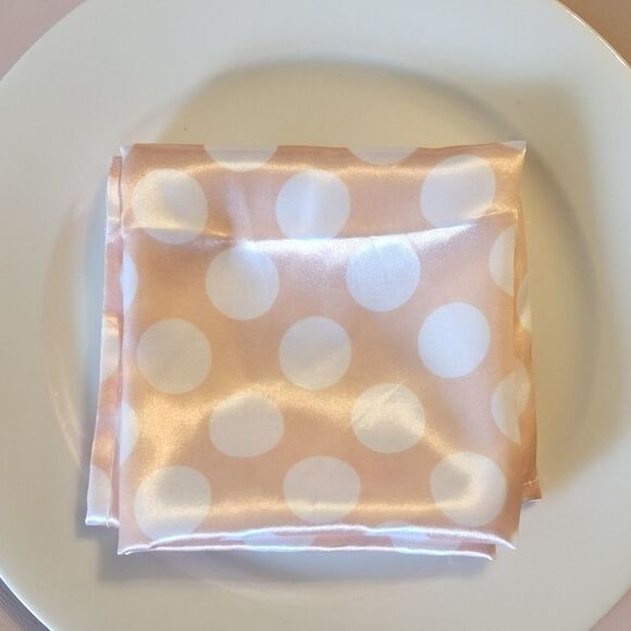 100 pink polka dot satin napkins wedding decor - Picture 4 of 5